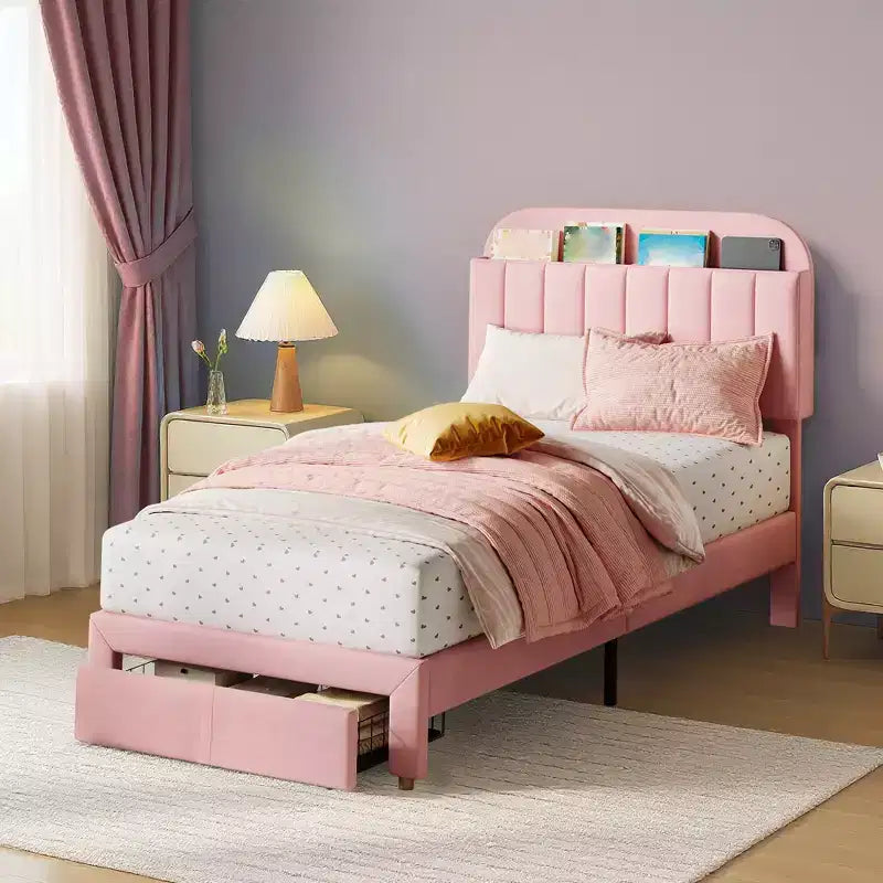 Letto a piattaforma singolo in velluto azzurro/rosa chiaro/bianco sporco con testiera libreria