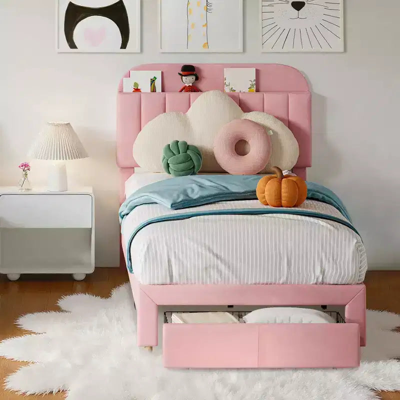 Letto a piattaforma singolo in velluto azzurro/rosa chiaro/bianco sporco con testiera libreria