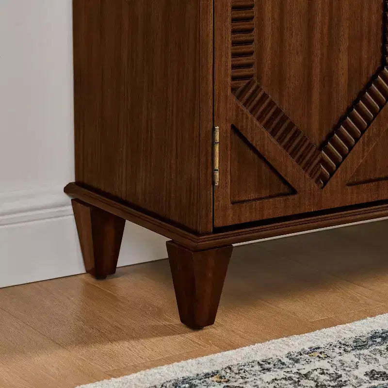Credenza Mid-Century color bianco antico / nero / noce, armadio a buffet a 4 ante e 4 ripiani, 1 posto a sedere