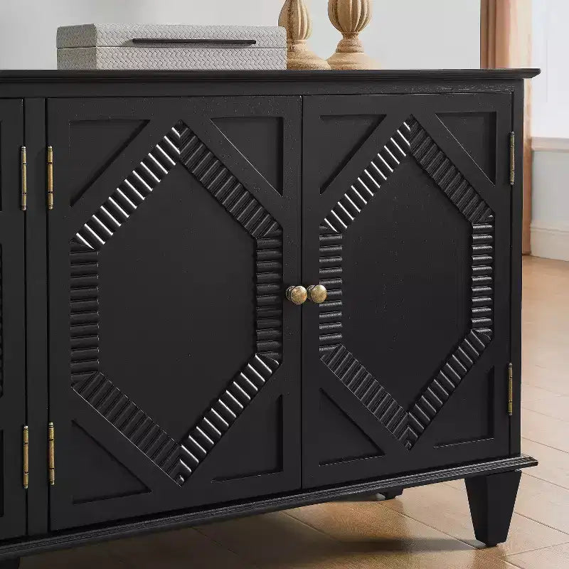 Credenza Mid-Century color bianco antico / nero / noce, armadio a buffet a 4 ante e 4 ripiani, 1 posto a sedere