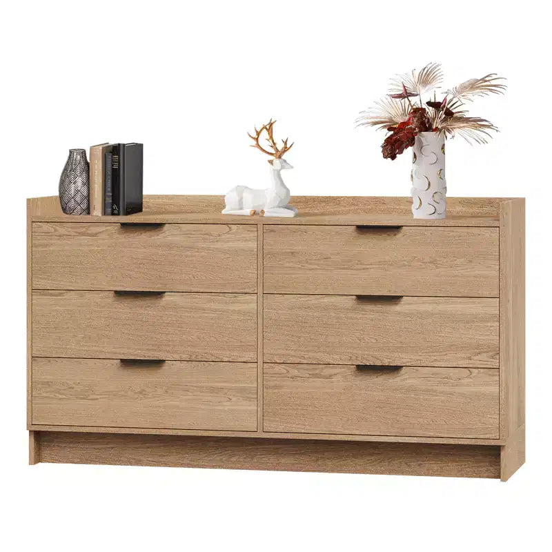 Comò marrone moderno a 6 cassetti con maniglie in metallo, larghezza 133 cm